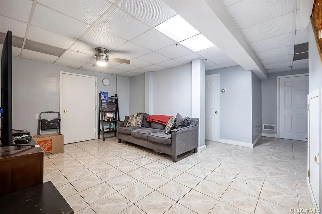 16 Stoneham Place White Plains NY 10607