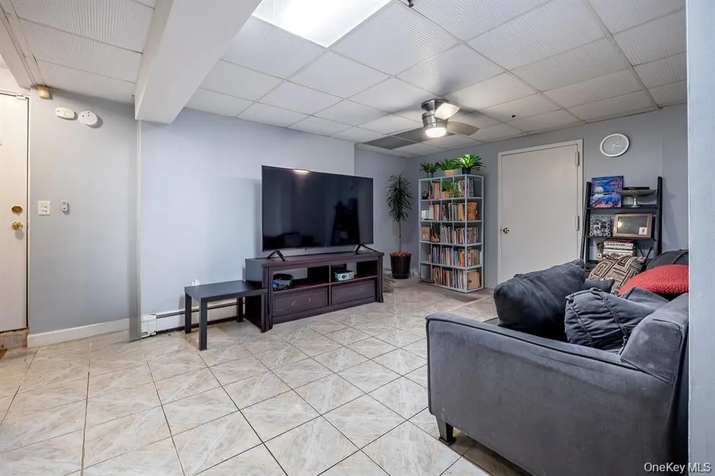 16 Stoneham Place White Plains NY 10607