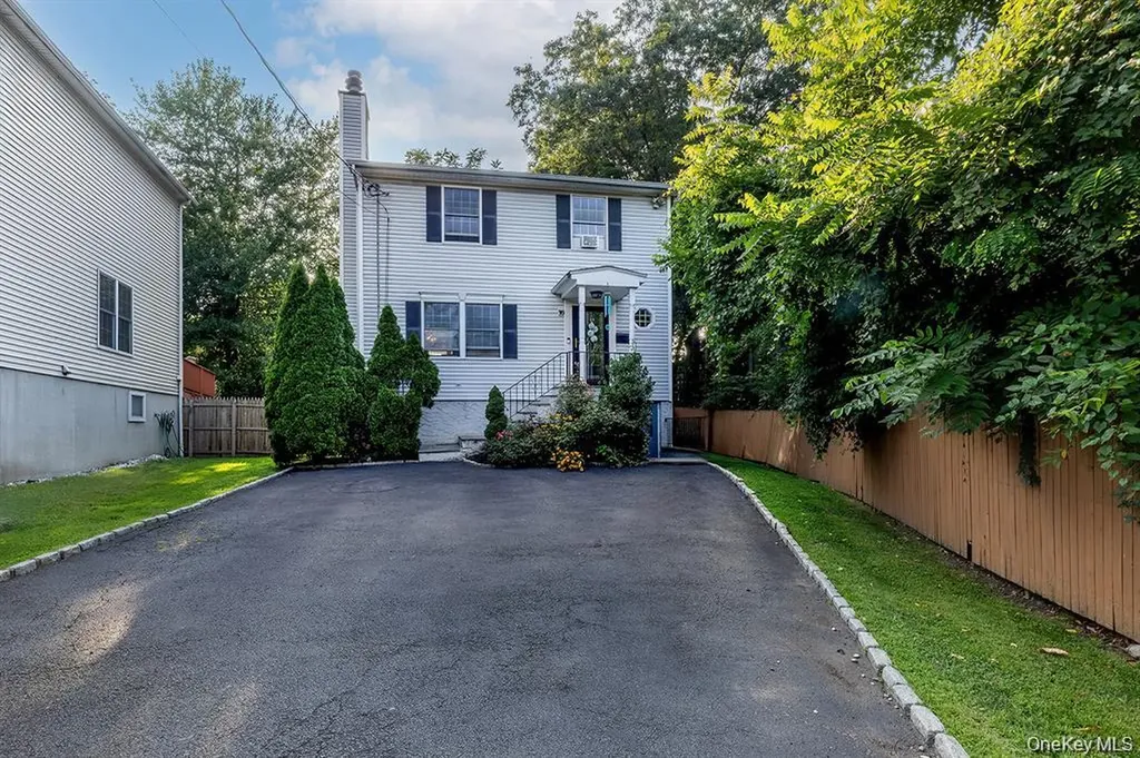 16 Stoneham Place White Plains NY 10607
