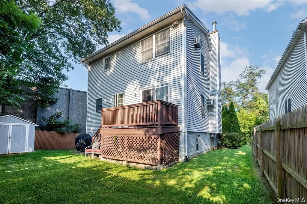 16 Stoneham Place White Plains NY 10607