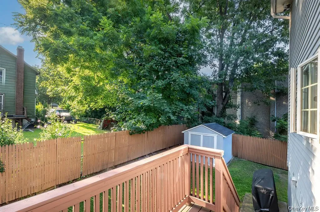 16 Stoneham Place White Plains NY 10607