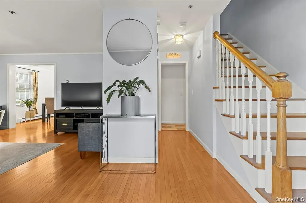 16 Stoneham Place White Plains NY 10607