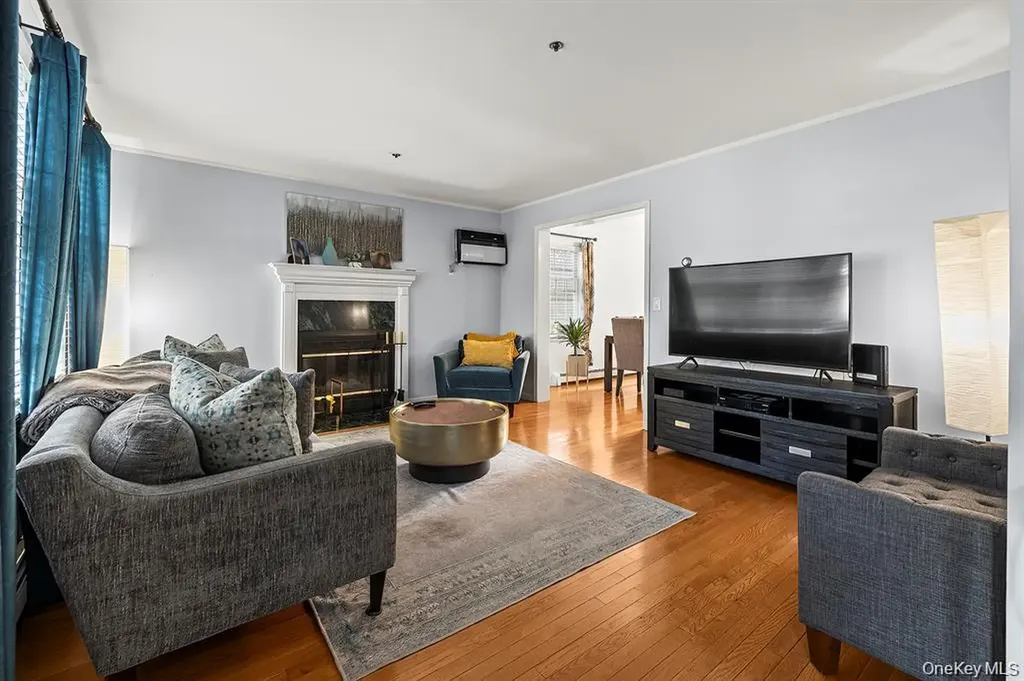 16 Stoneham Place White Plains NY 10607
