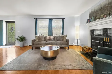 16 Stoneham Place White Plains NY 10607