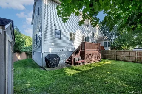 16 Stoneham Place White Plains NY 10607