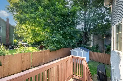 16 Stoneham Place White Plains NY 10607