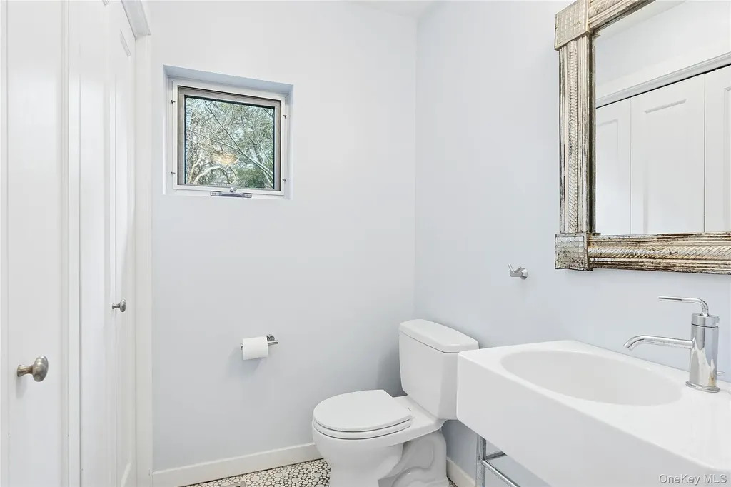 54 Gardiner Drive Amagansett NY 11930