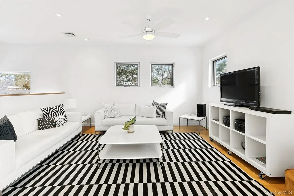54 Gardiner Drive Amagansett NY 11930