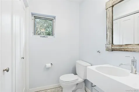 54 Gardiner Drive Amagansett NY 11930