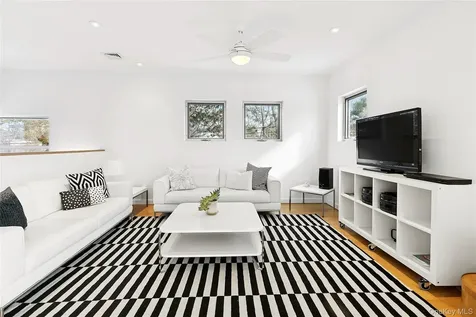 54 Gardiner Drive Amagansett NY 11930