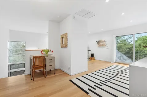 54 Gardiner Drive Amagansett NY 11930