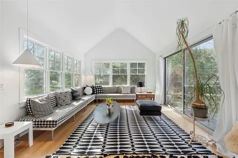 54 Gardiner Drive Amagansett NY 11930