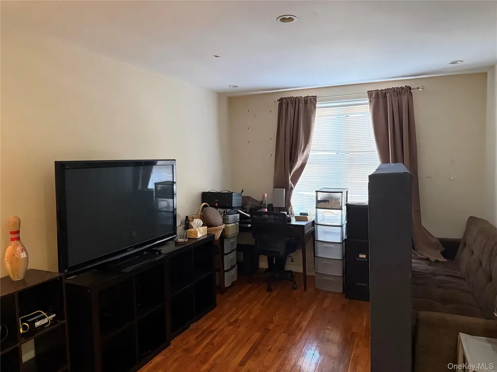 632 Warburton Avenue Yonkers NY 10701
