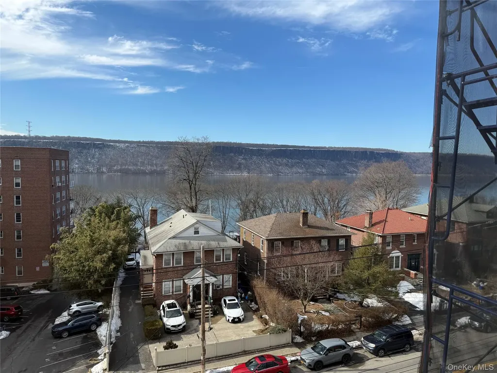 632 Warburton Avenue Yonkers NY 10701