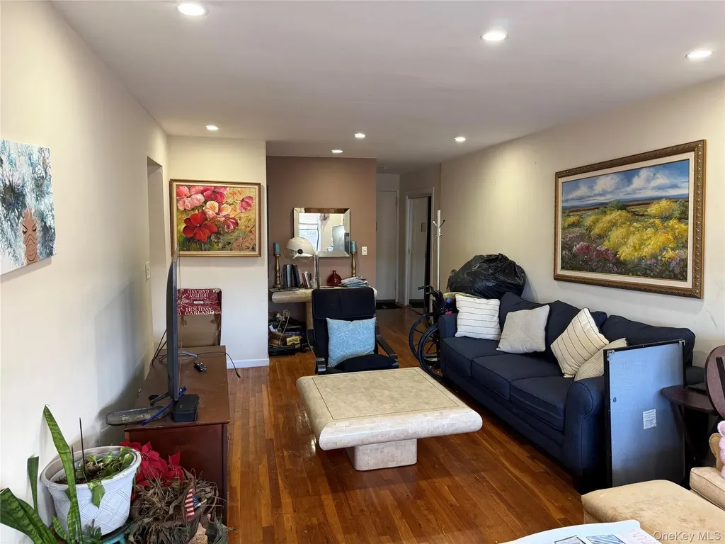 632 Warburton Avenue Yonkers NY 10701