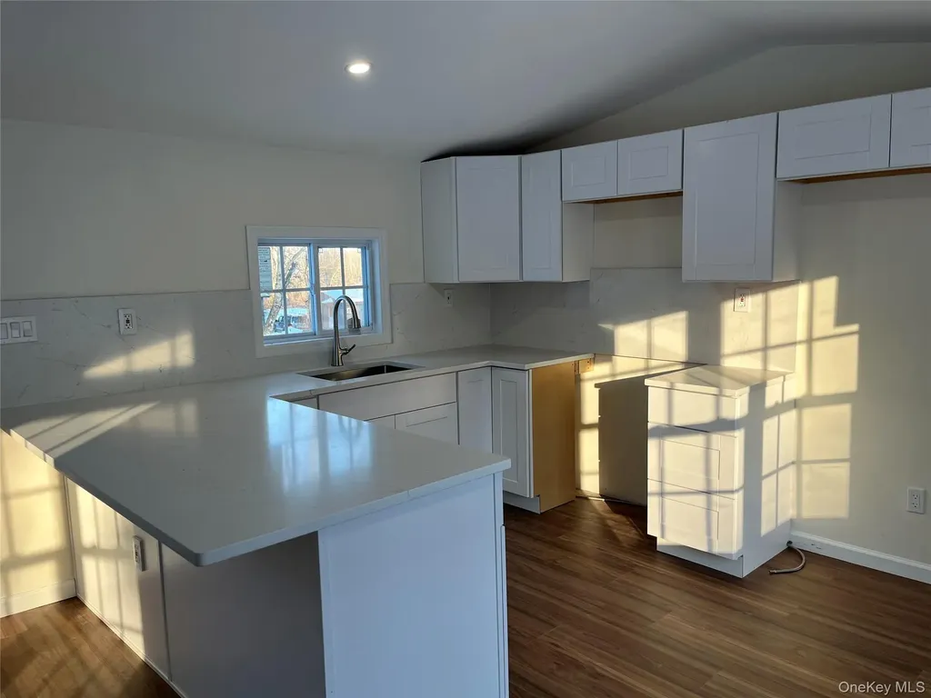 1 Walnut Park Lane Milton NY 12547