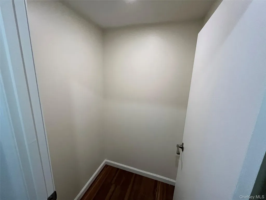 1 Walnut Park Lane Milton NY 12547