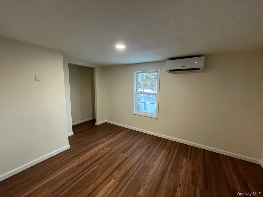 1 Walnut Park Lane Milton NY 12547