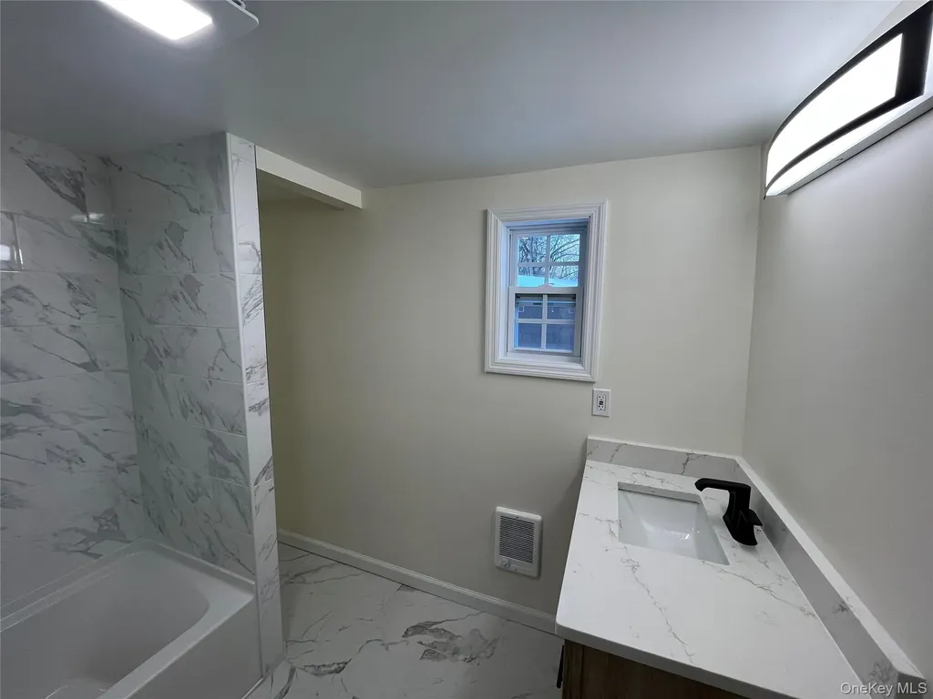1 Walnut Park Lane Milton NY 12547