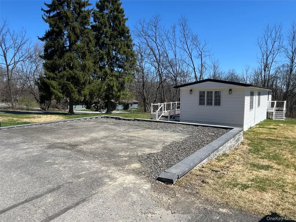 1 Walnut Park Lane Milton NY 12547
