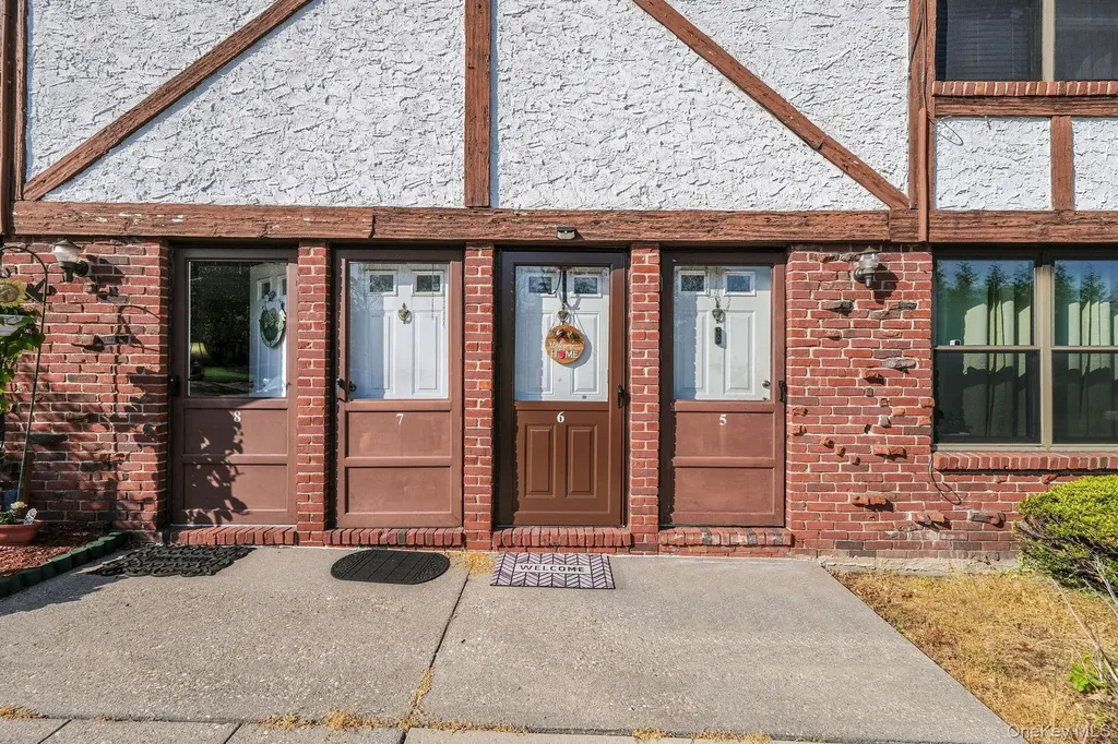 6 Bailey Middle Island NY 11953