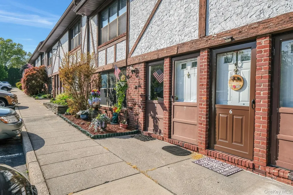 6 Bailey Middle Island NY 11953