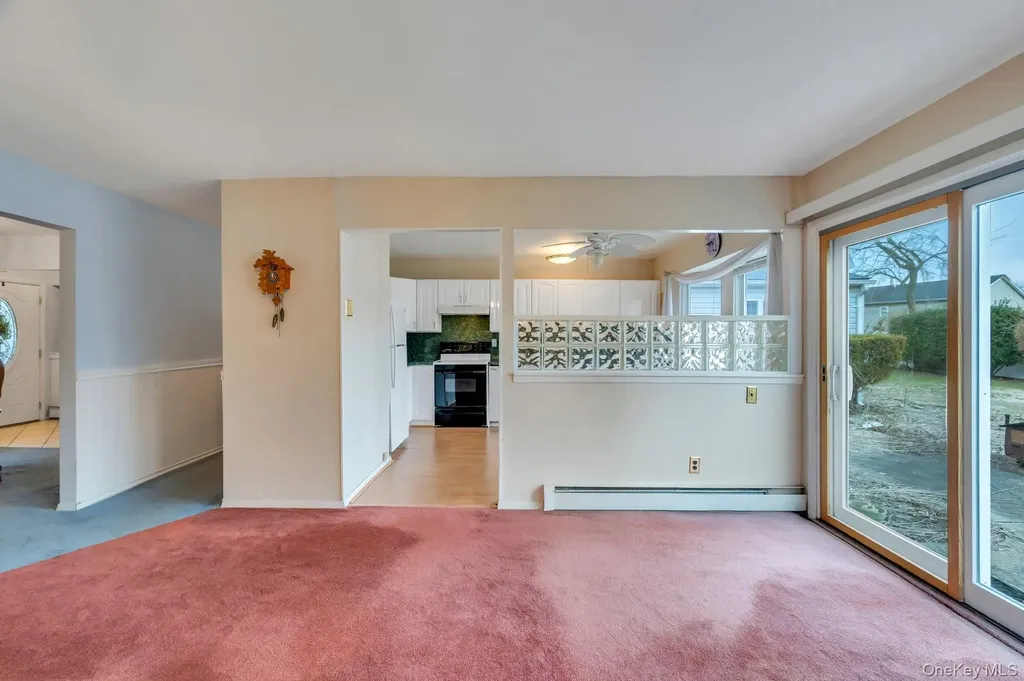40 Sequoia Way Holbrook NY 11741