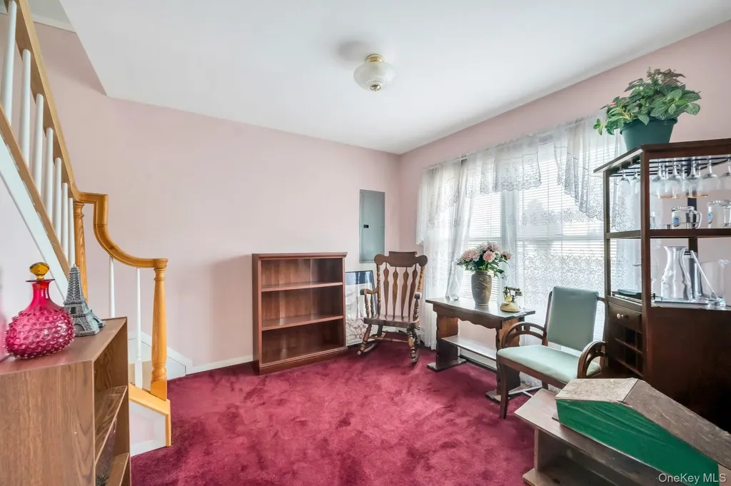 40 Sequoia Way Holbrook NY 11741