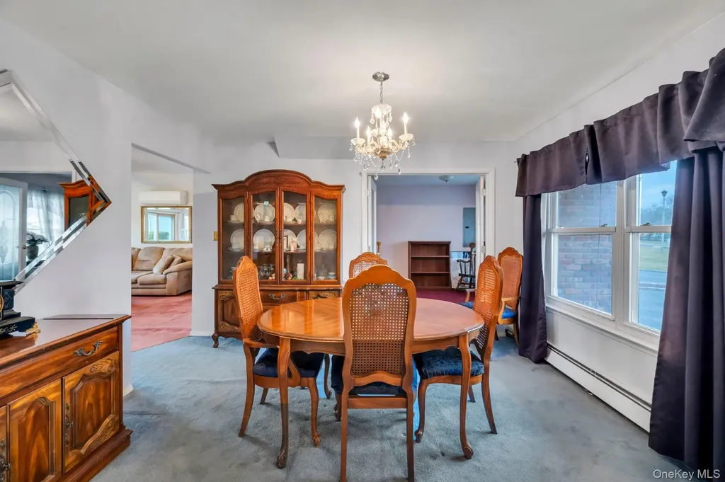 40 Sequoia Way Holbrook NY 11741