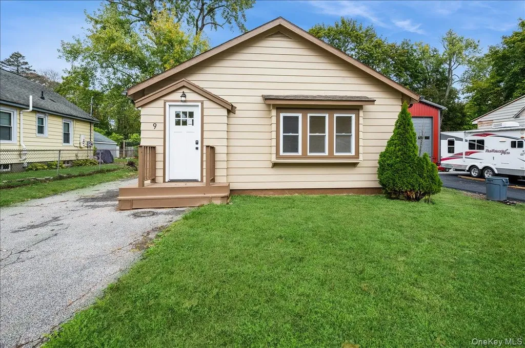 9 Greenbush Drive Poughkeepsie NY 12601