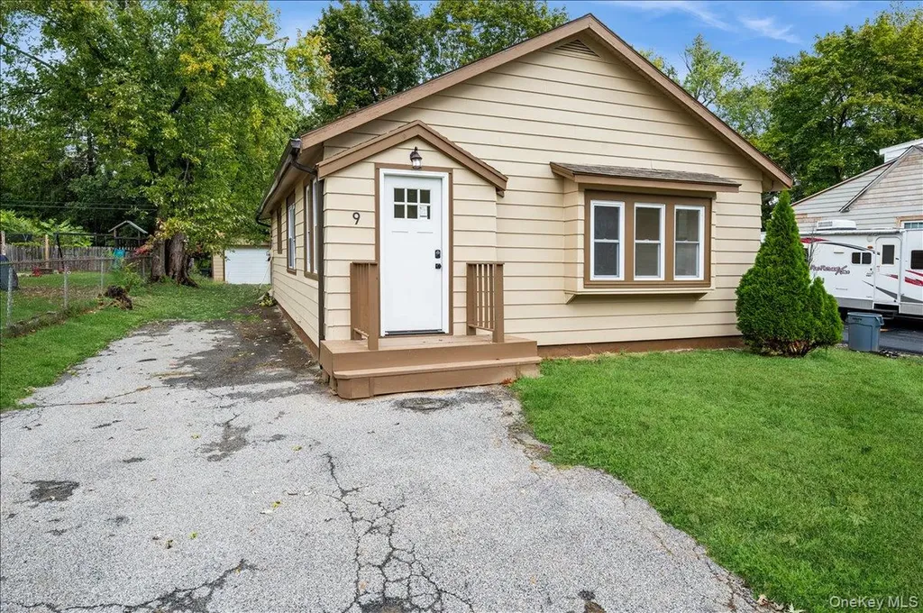 9 Greenbush Drive Poughkeepsie NY 12601
