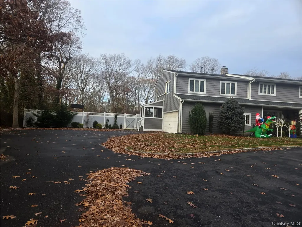 19 Cardinal Lane East Islip NY 11730