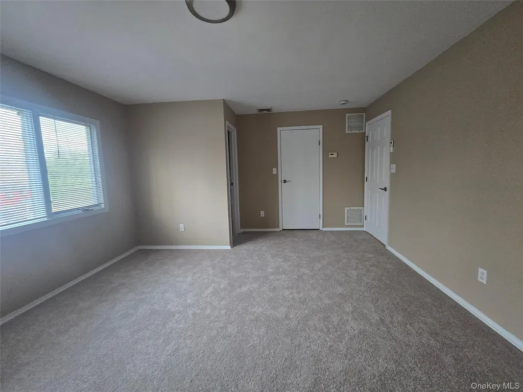 19 Cardinal Lane East Islip NY 11730