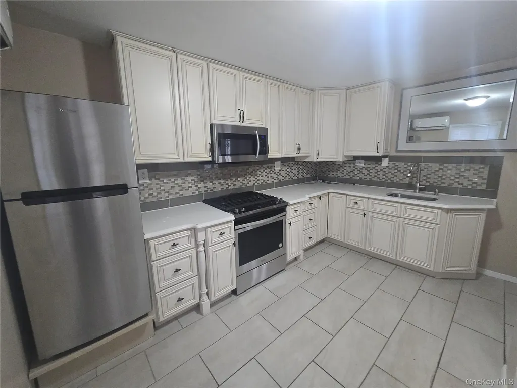 19 Cardinal Lane East Islip NY 11730