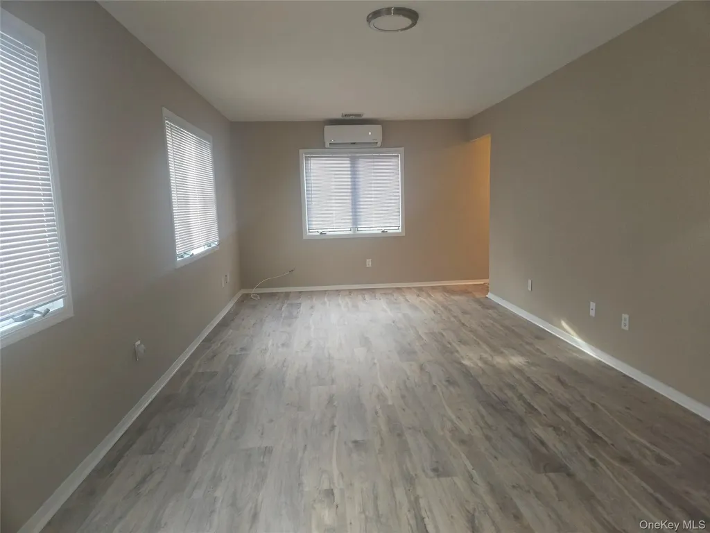 19 Cardinal Lane East Islip NY 11730