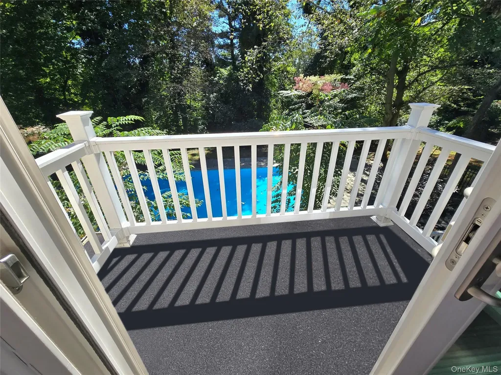 32 Valley Road Old Westbury NY 11568