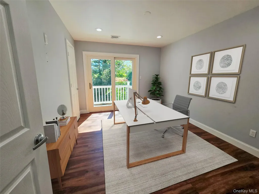32 Valley Road Old Westbury NY 11568