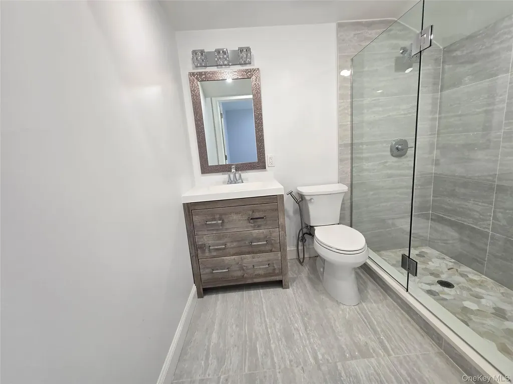 32 Valley Road Old Westbury NY 11568