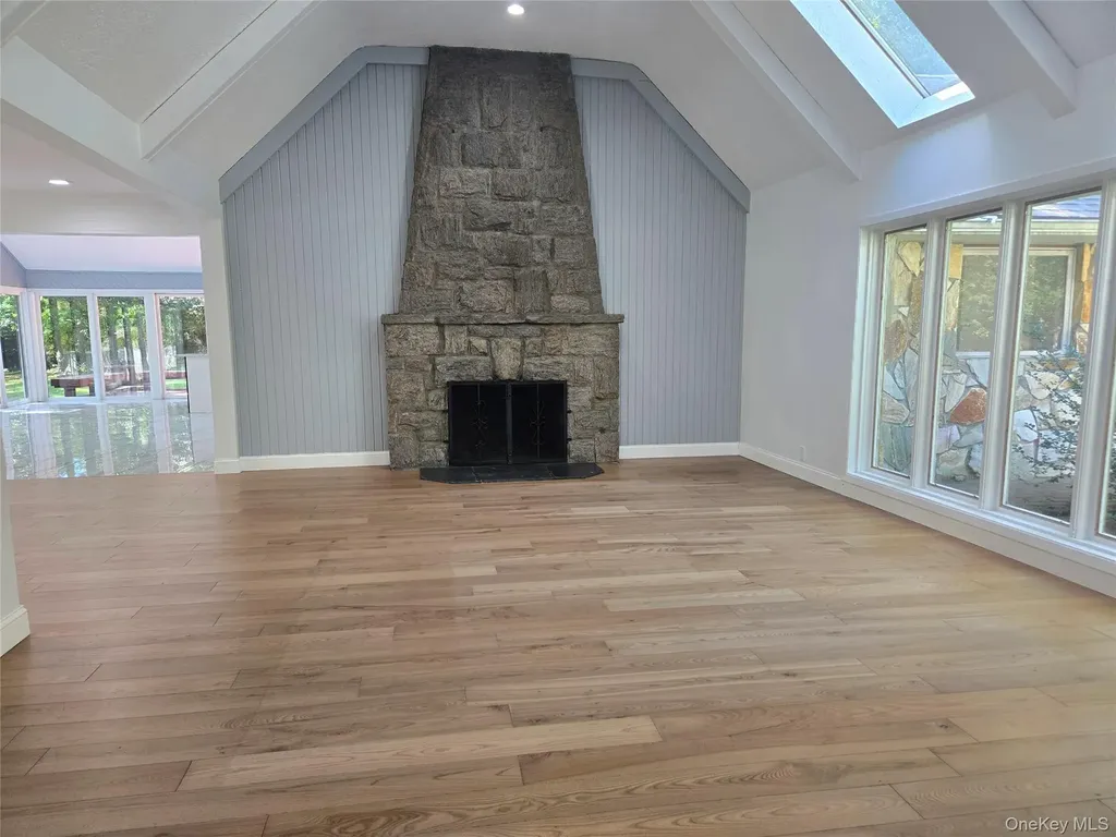 32 Valley Road Old Westbury NY 11568