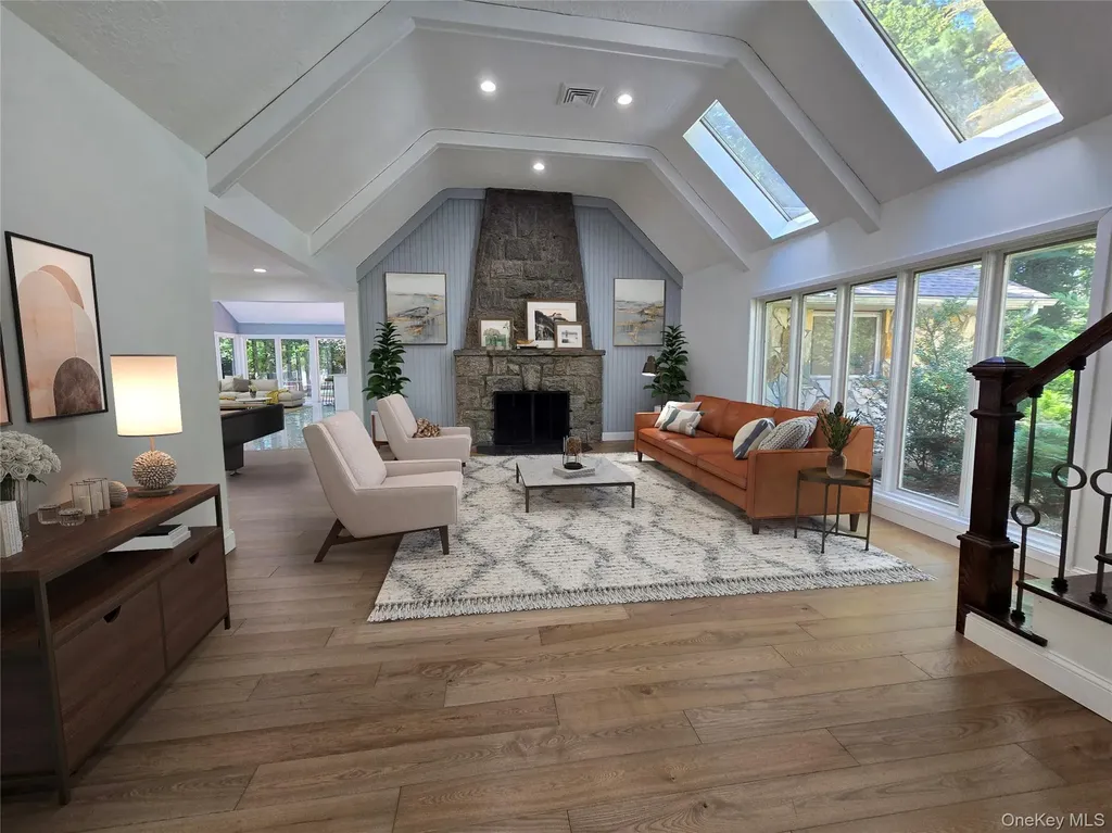 32 Valley Road Old Westbury NY 11568
