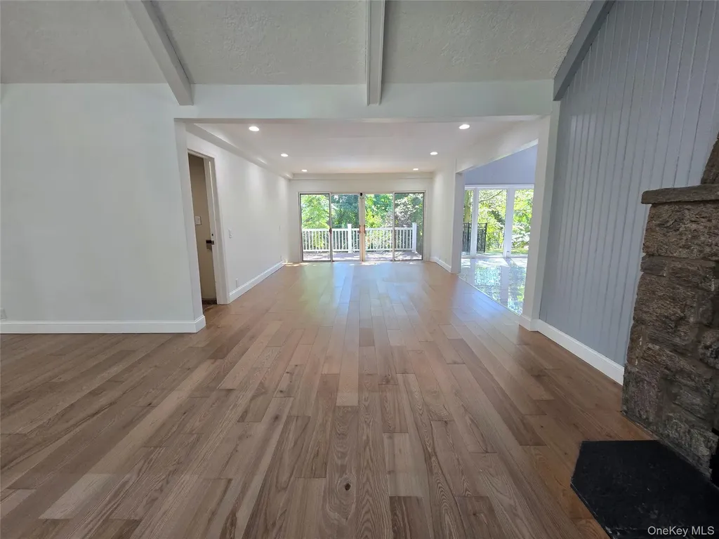 32 Valley Road Old Westbury NY 11568