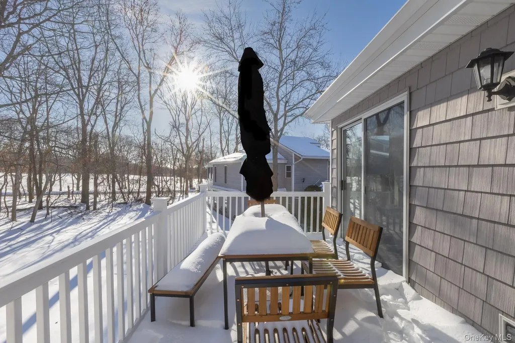 Manorville NY 11949