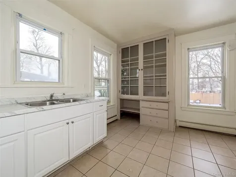 236 Mansion Street Poughkeepsie NY 12601