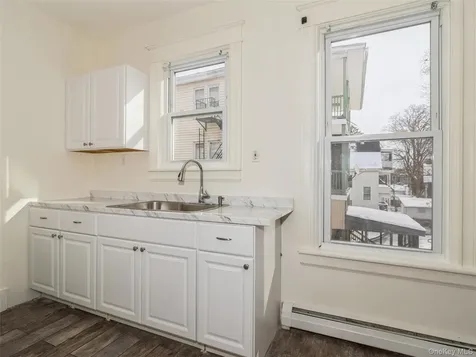 236 Mansion Street Poughkeepsie NY 12601