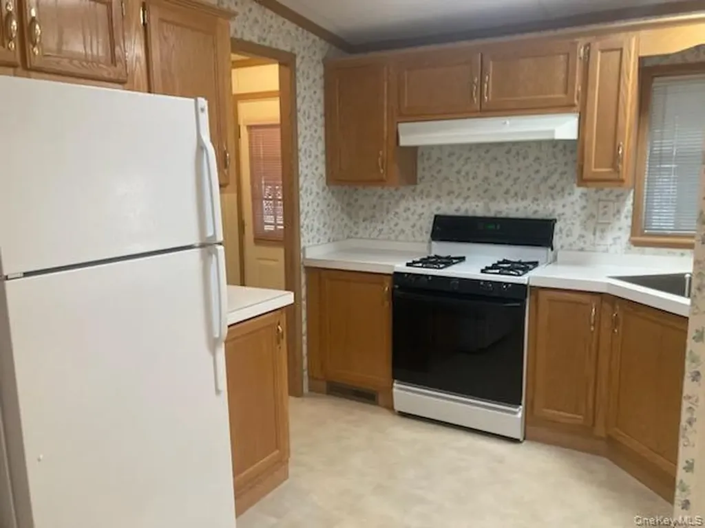 1661 Old Country Road Riverhead NY 11901