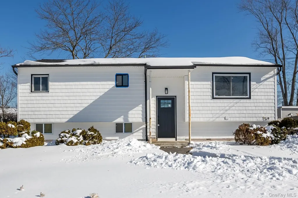 3103 Falcon Avenue Medford NY 11763