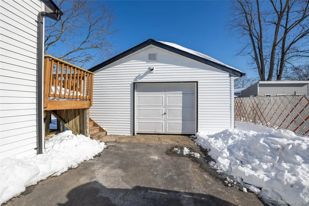 3103 Falcon Avenue Medford NY 11763