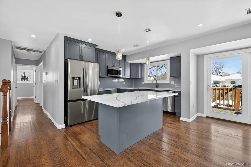 3103 Falcon Avenue Medford NY 11763