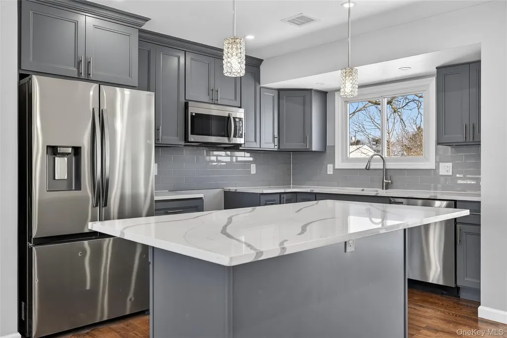 3103 Falcon Avenue Medford NY 11763