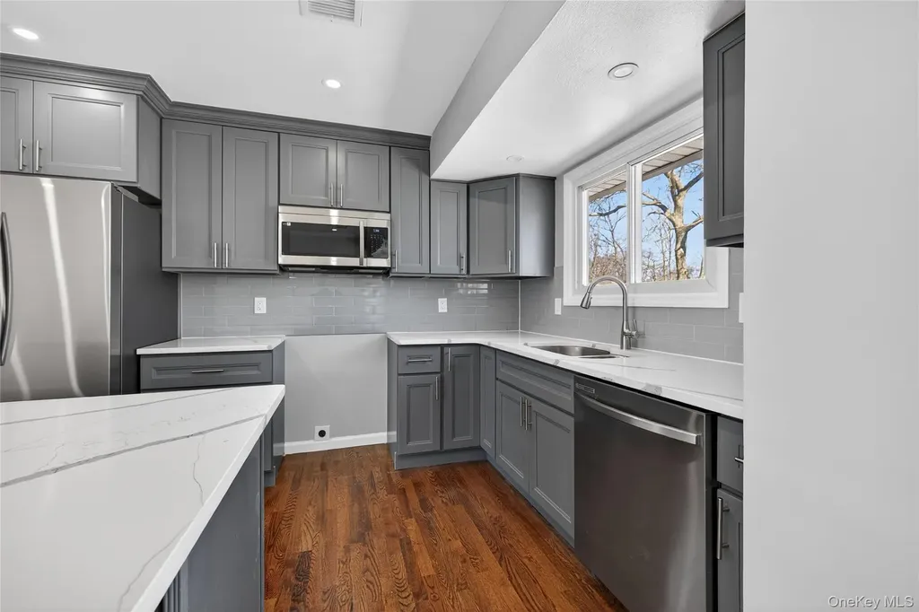 3103 Falcon Avenue Medford NY 11763